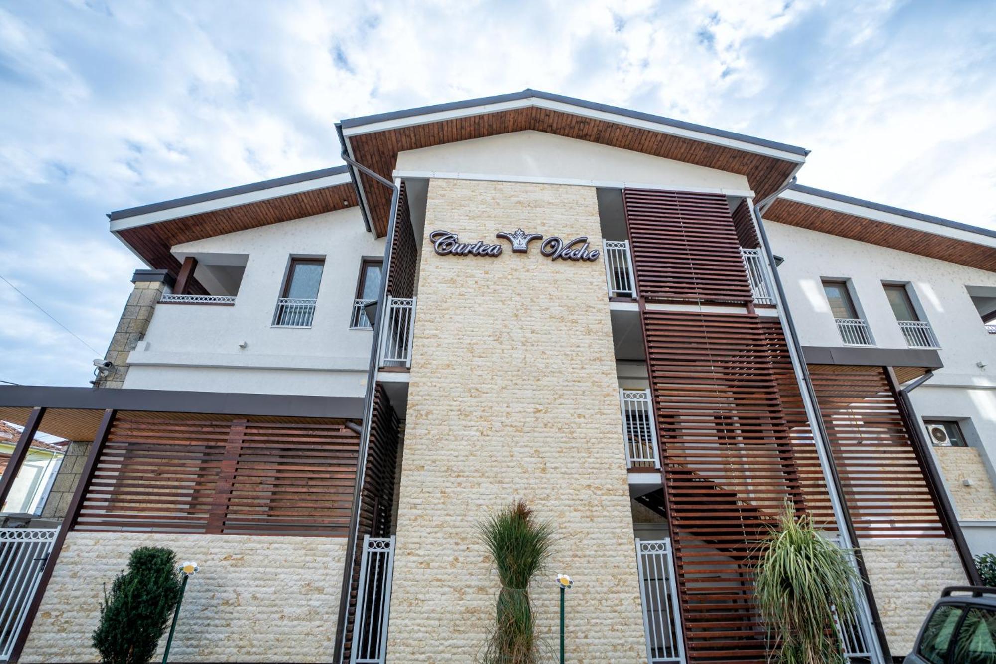 Hotel Curtea Veche Curtea De Arges Ngoại thất bức ảnh
